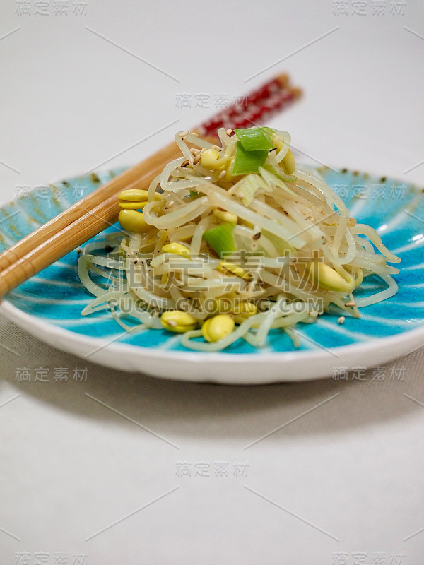 韩国菜调味豆芽，混合豆芽