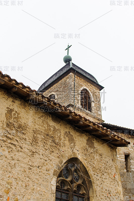 法国佩鲁日的中世纪建筑，一个有围墙的城镇，一个受欢迎的旅游景点。