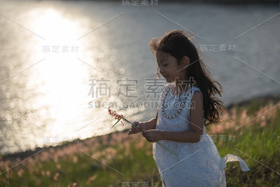孩子的时尚。可爱的亚洲小女孩