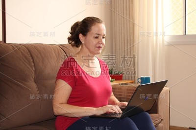 使用笔记本电脑