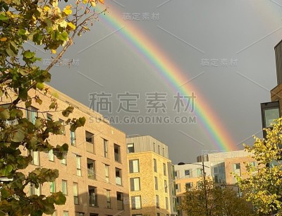 彩虹背后的建筑-英格兰