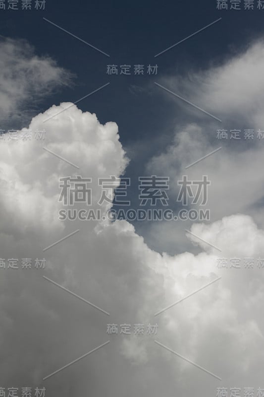 天空中有白云