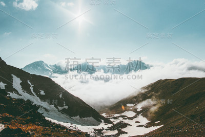 山云景观夏季旅游宁静风景鸟瞰图晴天