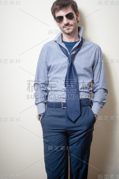 商人时尚时尚摆姿势优雅