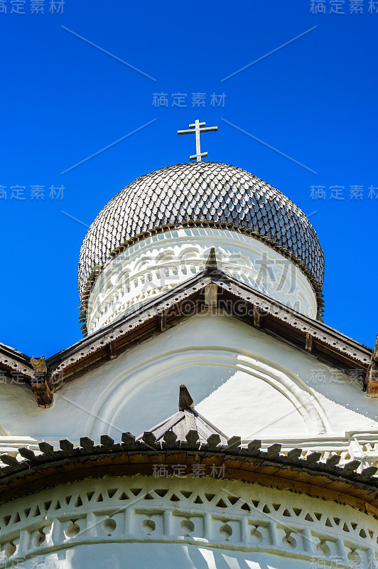 俄罗斯诺夫哥罗德区一个叫Staraya Russa的小镇的变形修道院