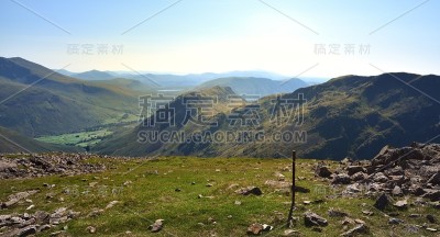观赏杉树丘的山脊