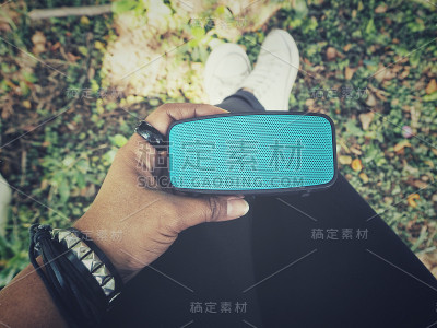 手持蓝牙音箱