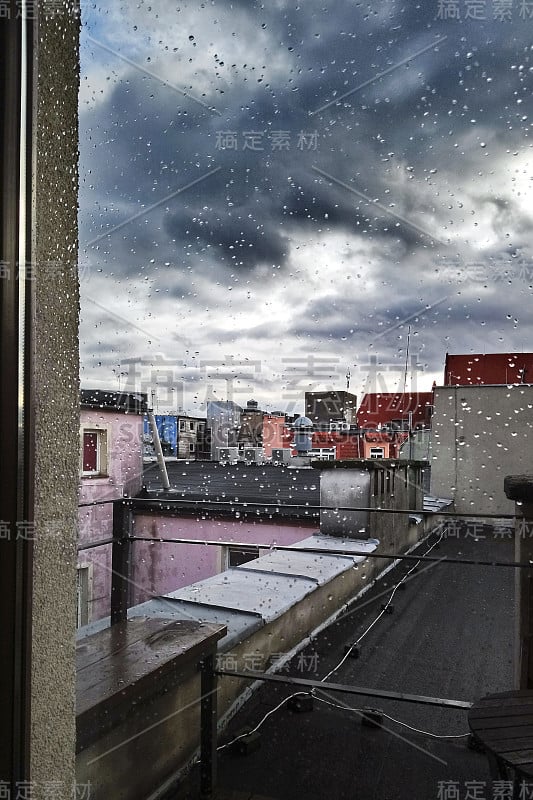 雨天和城市屋顶