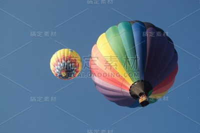 秋季高空热气球节日公园城市犹他州