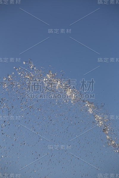喷水