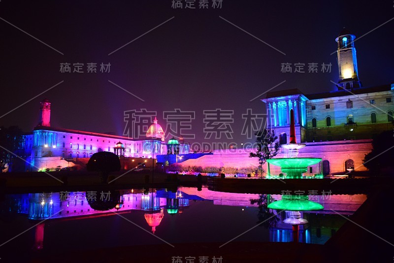 印度德里的Rashtrapati Bhawan五颜六色的夜景，著名的Rashtrapati Bhaw