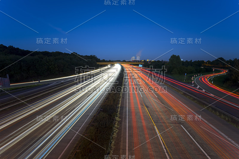 德国汉诺威A2高速公路的夜景