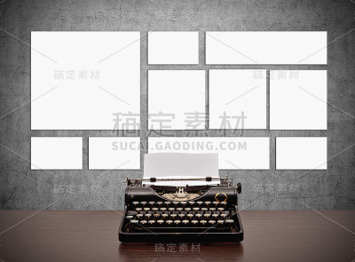 打字机和空白标牌