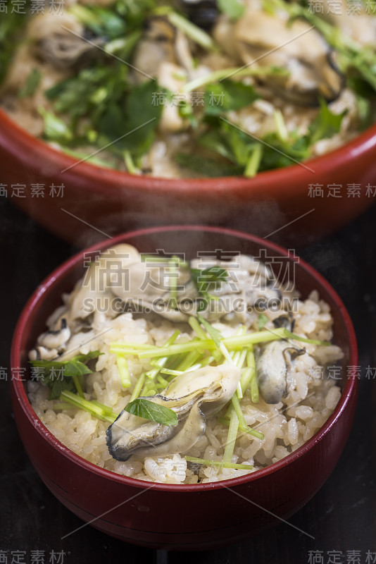 牡蛎煮好的米饭