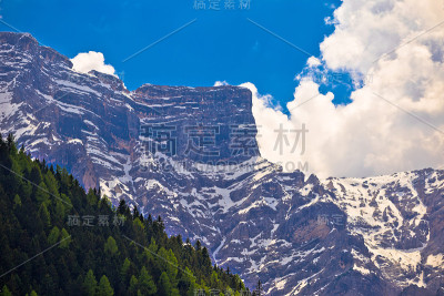 意大利南蒂罗尔的白云石阿尔卑斯景观层