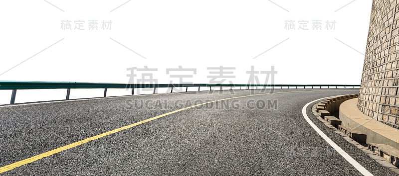 沥青路面，白色背景，全景。