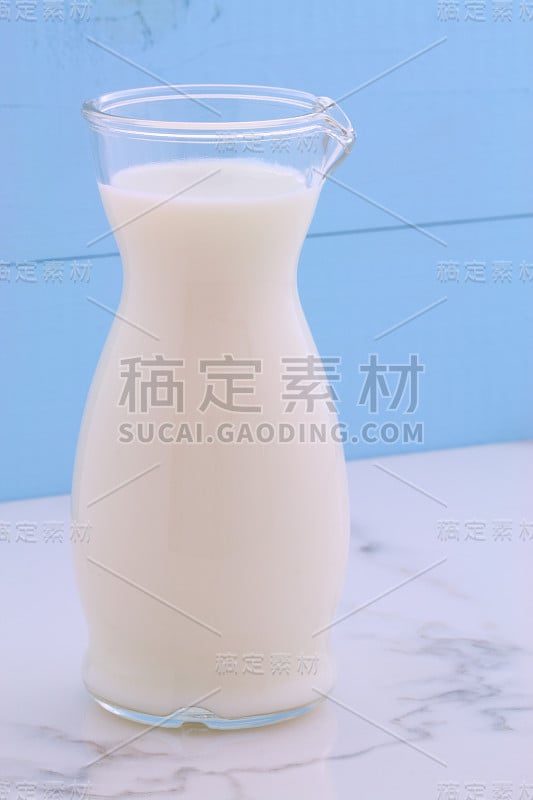 新鲜复古造型乳