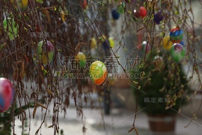 喷泉装饰复活节彩蛋