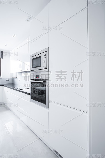 白色的厨房用具