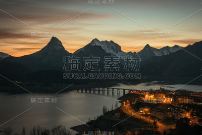 最后一个灯。