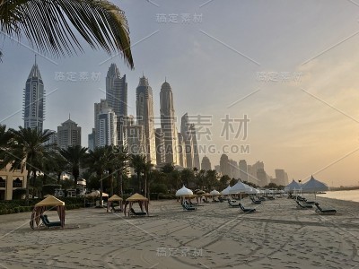 地平线上的高楼