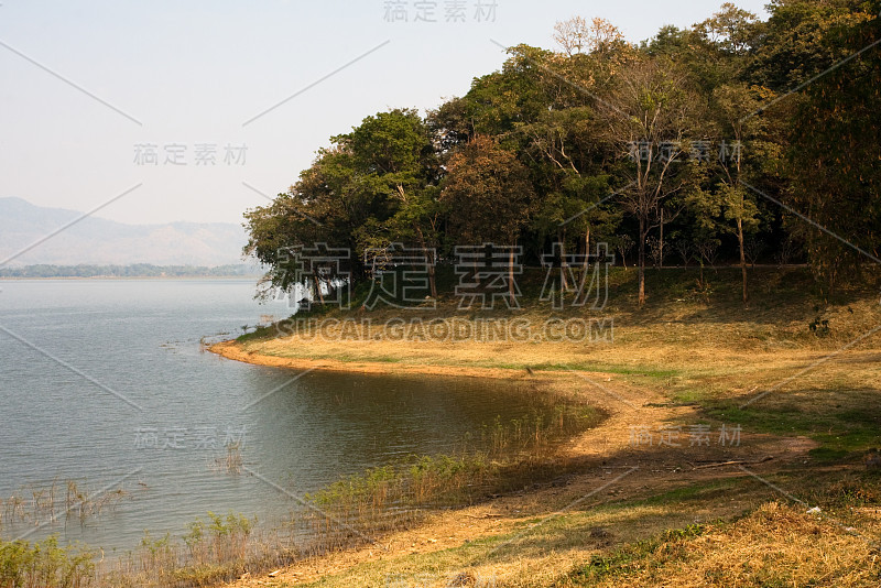 当地水湖自然景观优美