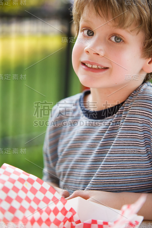 儿童与食物方格纸夏季生活方式