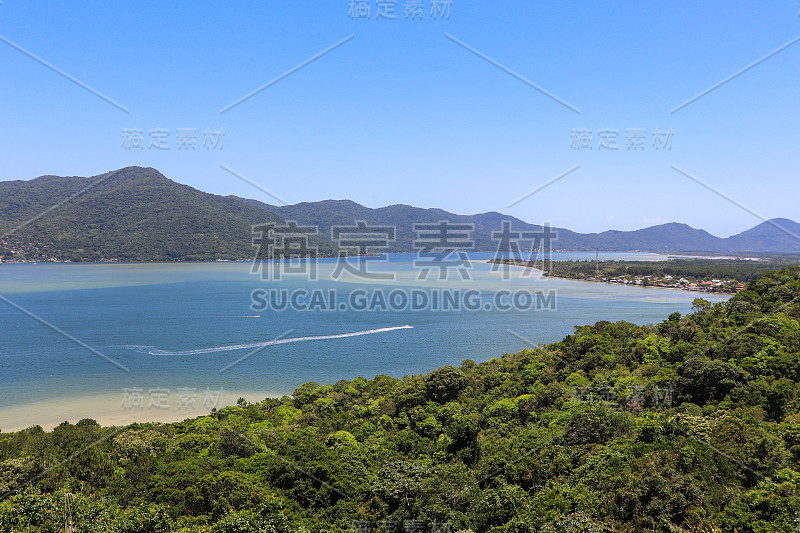 美丽的全景从鼹鼠海滩的观点在Florianópolis，圣卡塔琳娜。