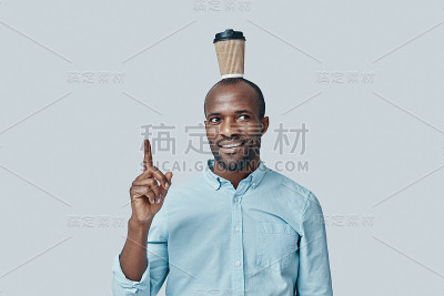 顽皮的非洲青年