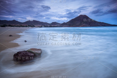 热那亚海滩和大海