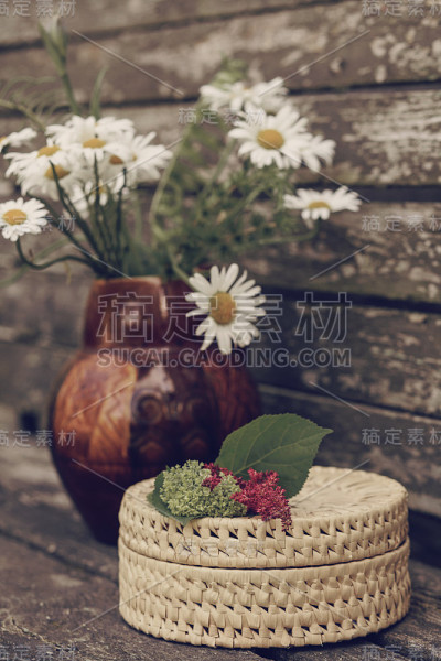 漂亮的柳条盒存储