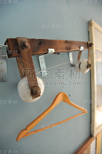 布悬挂器