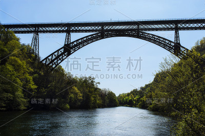 铁桥