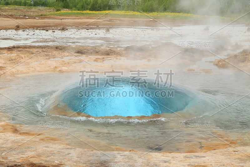 冰岛的 Strokkur Geysir