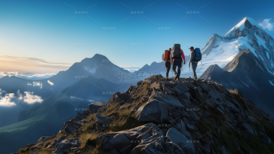 健身系列写实风多人一起登山图片